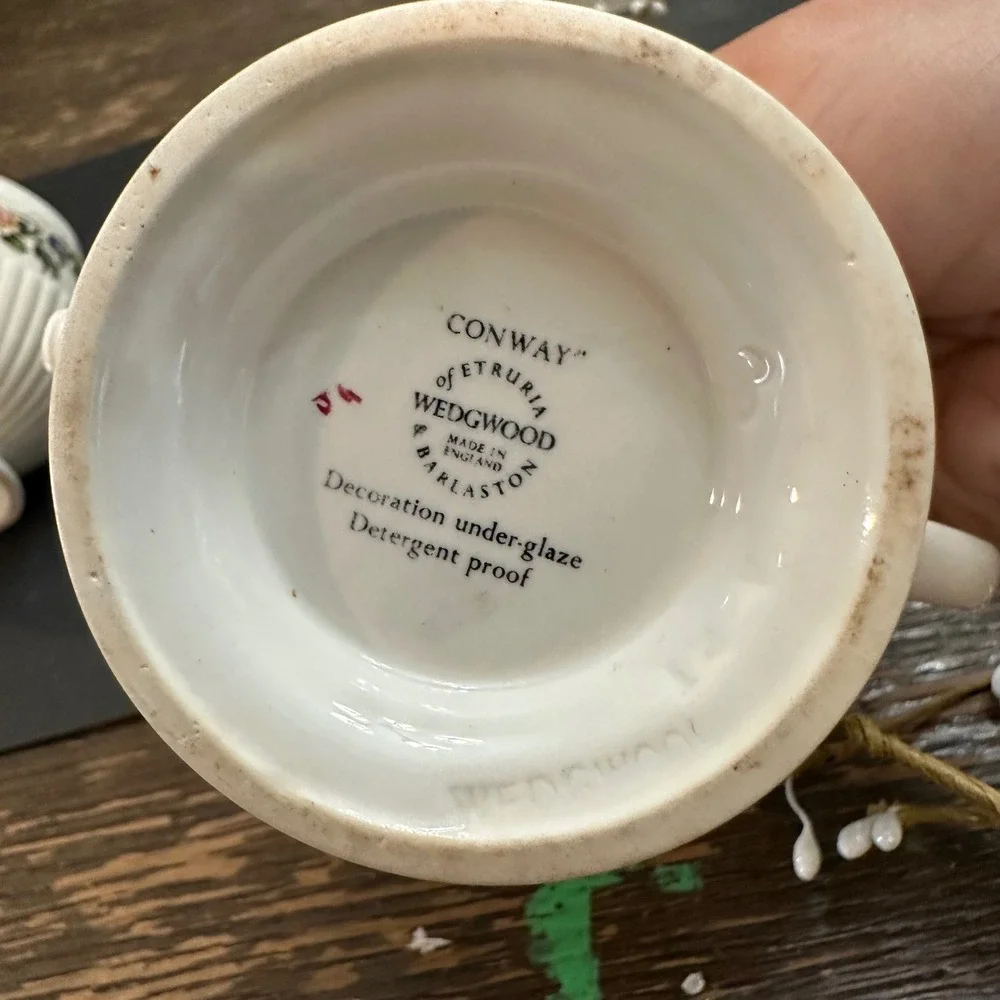 Wedgwood Etruria CONWAY Pattern Sugar Bowl w/ Lid & Creamer Vintage England